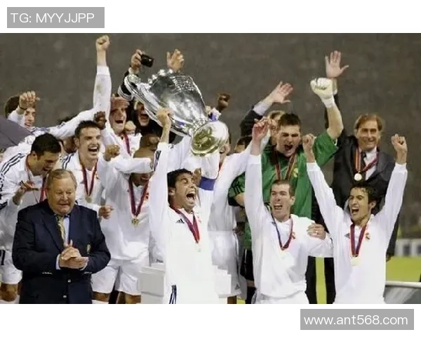 双鱼座足球球星的光辉足迹与荣耀时刻揭秘 双鱼座足球球星的光辉足迹与荣耀时刻揭秘